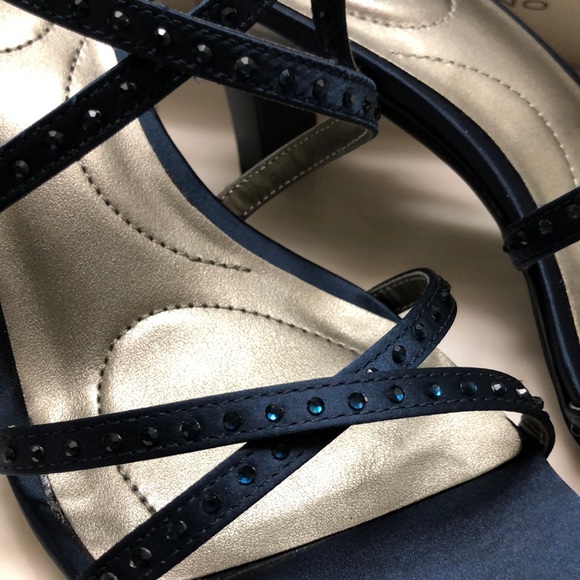 Bandolino shoes! - Picture 3 of 5